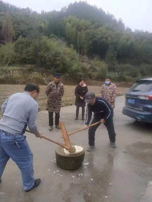 张家界苗十八糍粑“香万里”