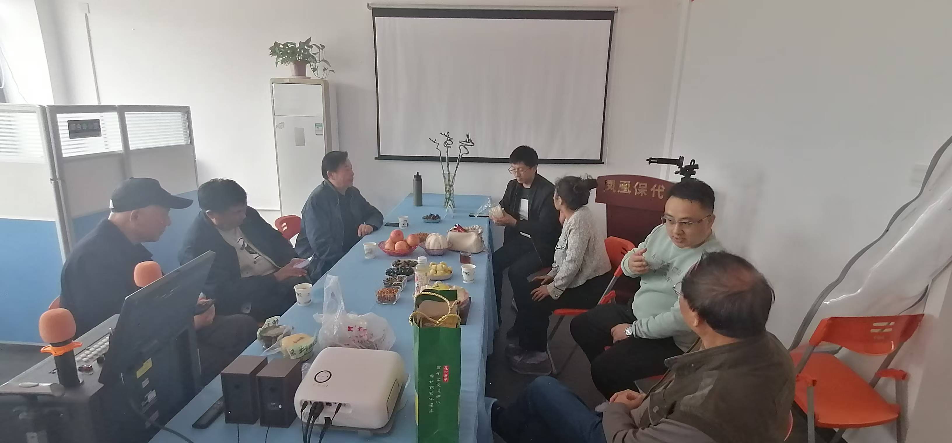 张家界市非遗促进会扎实开展“专家与企业对接,非遗助旅游腾飞”活动