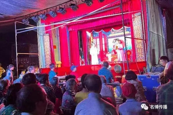 张家界市武陵源区:阳戏传承演出进社区